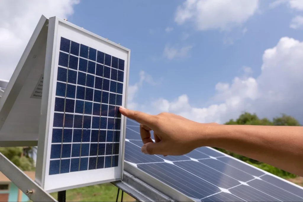 โซล่าเซลล์ On-Grid Off-Grid Hybrid ต่างกันอย่างไร